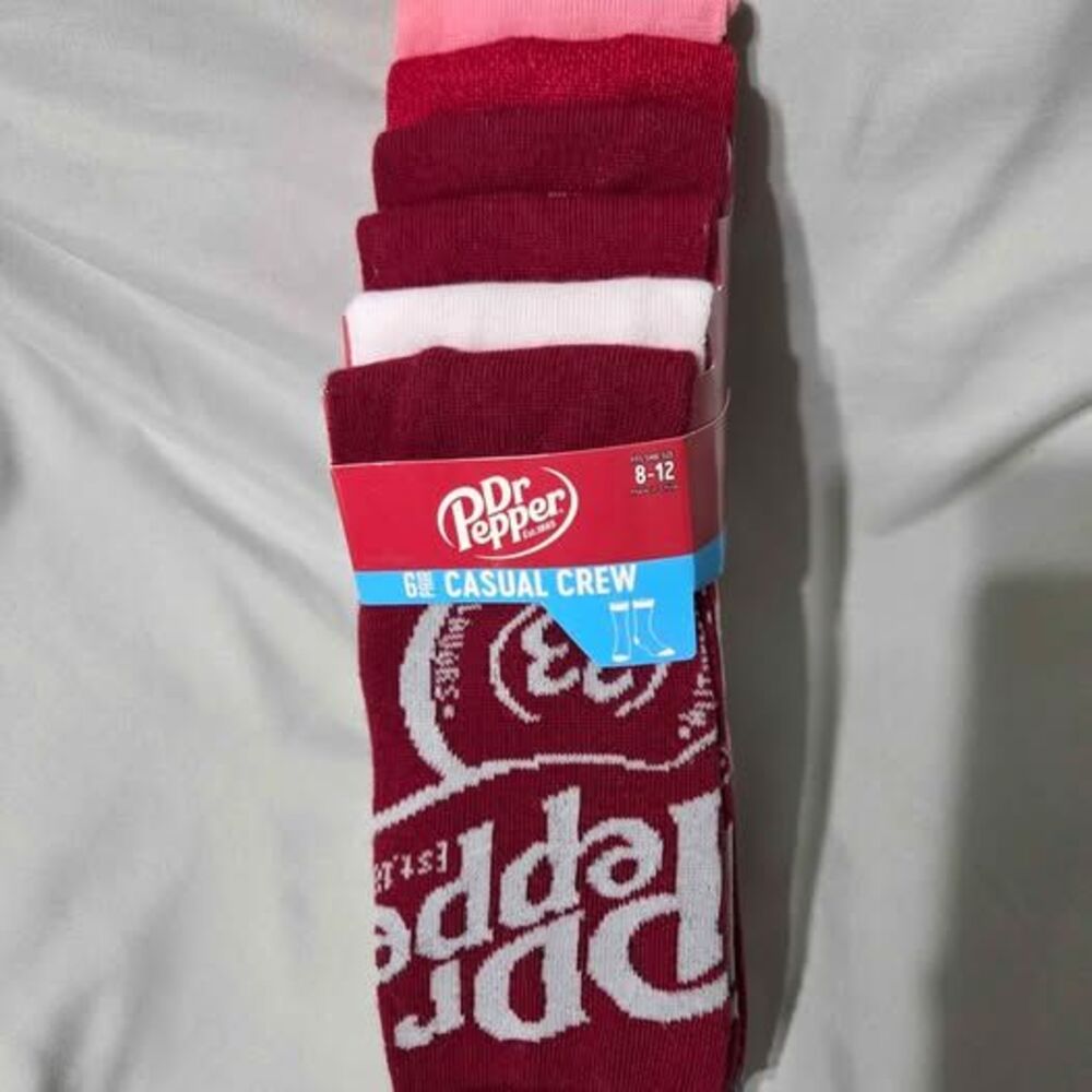 Men's Dr. Pepper crew socks 6 prs size 8-12 new in package